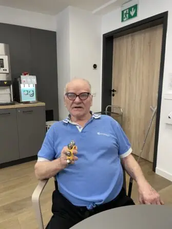 de927f11-9bf4-4cc6-8c46-4d4404fc1a14