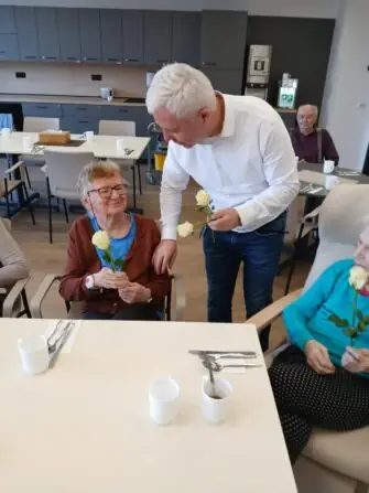 b16758d2-8990-4ea2-8b32-bb67db3efce3