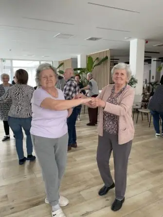 11a8372a-d064-4fa4-8f37-4ca7c3a4f7f2