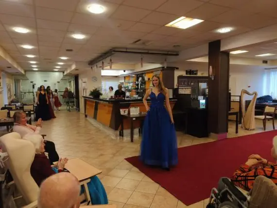 7f8dc129-376b-42c5-a6fb-1764849609de