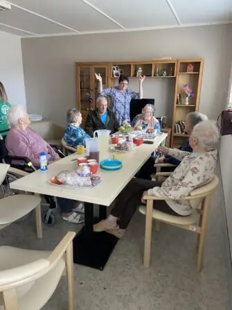 989E79C3-F7FB-403D-8228-9E663C321516