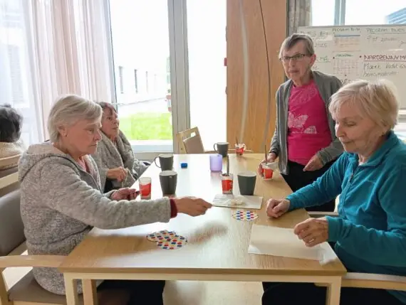 05eb0279-fd0f-4f56-887d-7f678cc12271