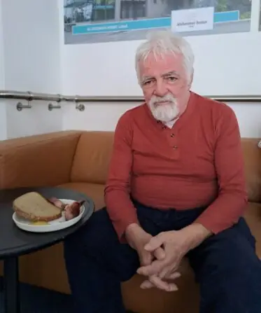 2b806484-07bc-40d2-84e8-63cefdfd333e