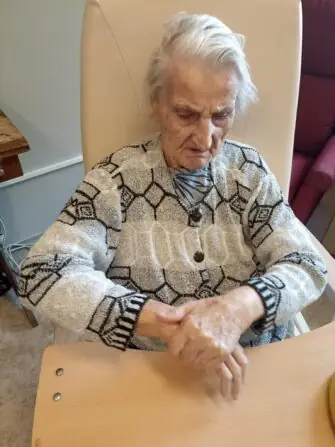 4385F599-B38D-47C6-A538-2B9870B1E1DB