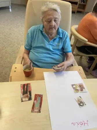 9568F01B-5A56-49E8-8A4A-F0077FAD13BE