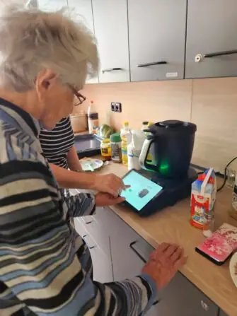 241770a3-8886-467e-bf3d-f07e600af557