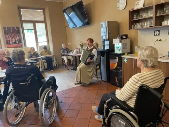 593adc4d-551c-48a3-ba56-a24f213d3243