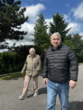 5f64a498-d7cd-433c-bba1-161c15930bc0