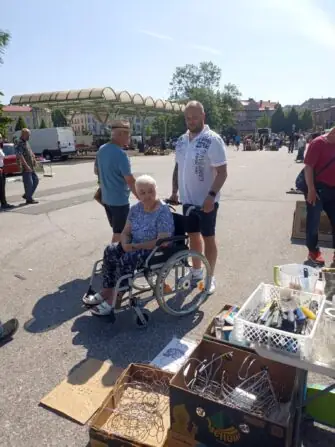 74B56DC5-281B-4E89-AF78-12C7FD24EECC