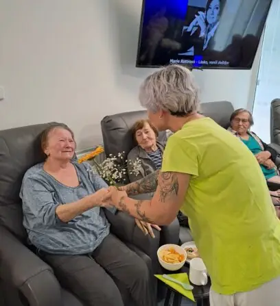 8d6ca605-1de7-49ba-83d4-895d96f0969d