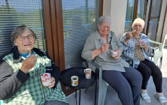 eb227b7c-d679-43d8-98ef-a247218a3214