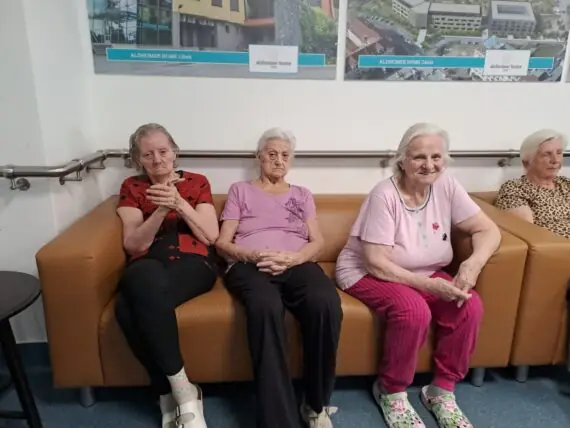 1111304c-aee4-43ee-8584-250bac4a24ce