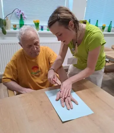 1e2e37fd-1e74-4b32-a2aa-1e5e4686b1d6