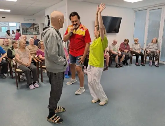 22b086d2-41ae-406c-b888-4496f748df08