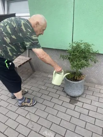 33AE9276-C3EA-46BC-962D-38A1815F1AAF