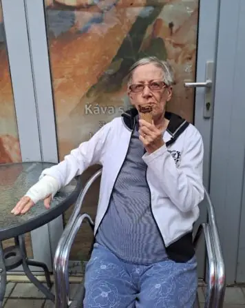 b032a5b2-7b35-4a59-a2af-c91741b62ced