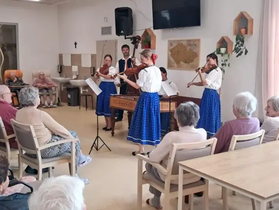 cd9f2e70-0e54-43df-97f6-f90a4e6054ce