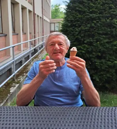 e1722f8b-18aa-4a41-a240-fe8e14468847