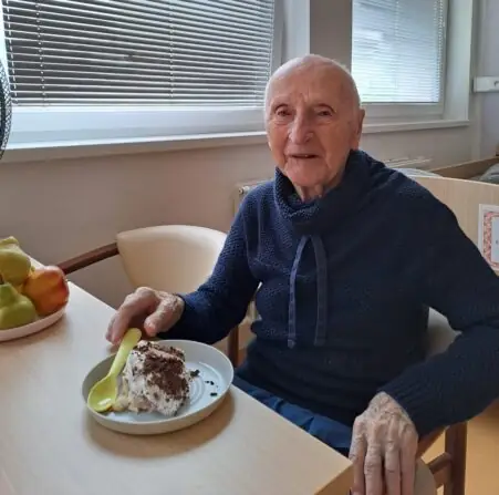 170fa123-f184-42f6-ac33-becf7e2db085