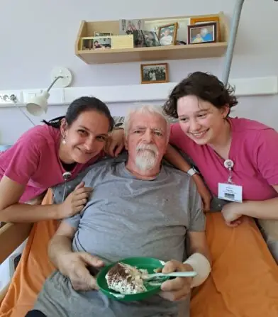 21f79b87-5fce-400f-a479-d93934563a5f