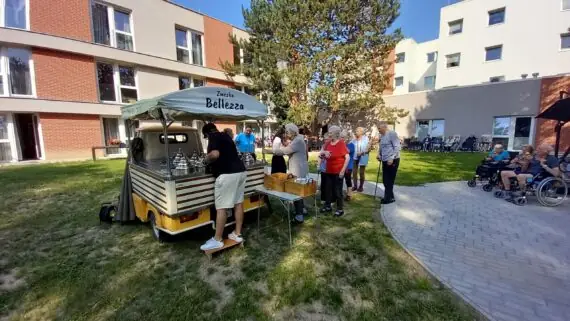 2fee4bec-df29-44aa-9a50-cc38fcdddb86 (1)