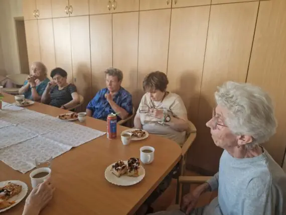 67b2dcba-faab-4adf-bc9e-7d3a31250283