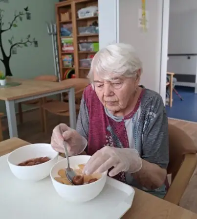 bb4d9c01-dc2e-4620-ba6b-4f93872ae954