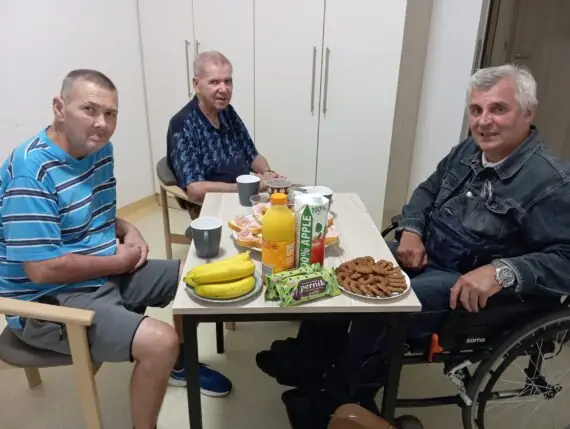 05677c09-6935-4d90-b064-92caadf1e888