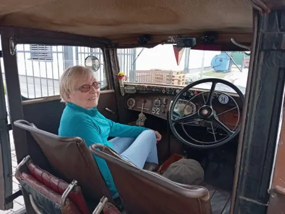 75dbc6f5-3aaa-4e88-8ba1-942b419217ff