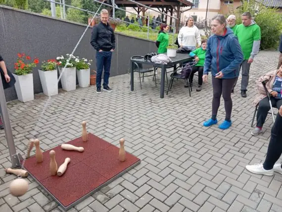 7ca8844c-6221-43f6-825a-db5a4bf22346