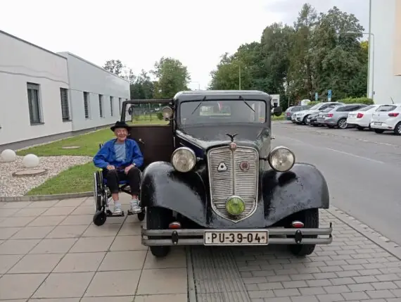 eb0a39f5-227b-47f5-9ea1-ff091cac1769