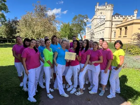 zaměstnanci Vážka