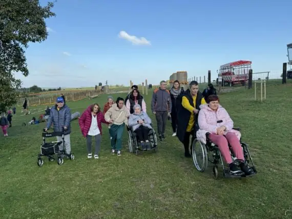 06b00c49-def5-478b-883e-013ab9e54bfc