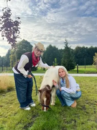 6c0ff34f-95a6-4d47-aeba-dafc7b17bd6c