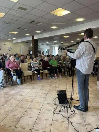 73d8b7e3-75c6-4bef-aafa-8c034a842002