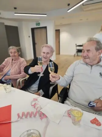 7e323bc8-99b0-4782-95d3-08fbc9ce13ad