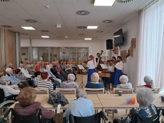 8fb5495e-cfb4-48c6-93f2-cb425c2adc90