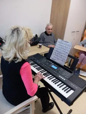 acb70d5f-984a-426c-880d-7890b8bc22d9