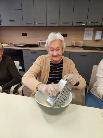 b5951b65-e049-4d44-a1a5-4a35cd21cbbb