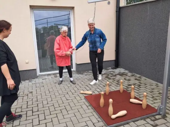 bcf6d552-f3a6-4612-a285-c047d978c3e4