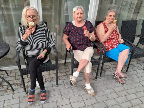 e5f3e652-6f7e-4957-913c-5217f97fbd29 (1)