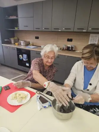 e8ed7e45-37ed-493d-8e43-978ccdca1d07