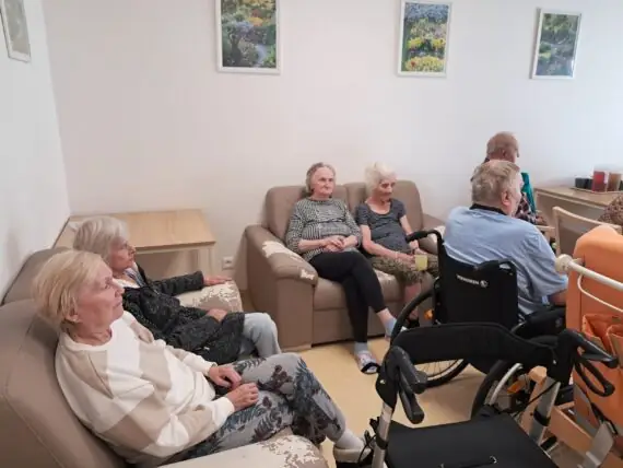 e9cef1eb-7f61-4271-ae2f-b4e07c957093