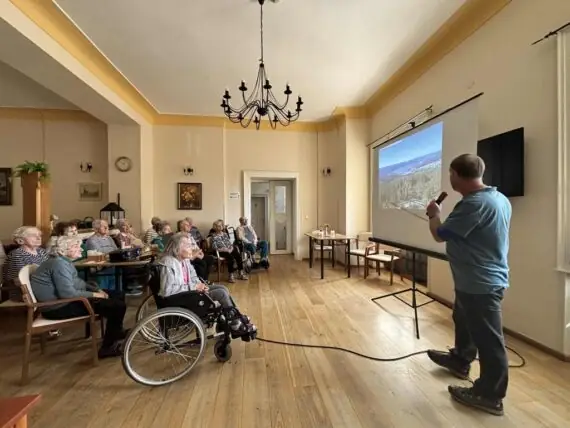 f2dac8fb-2ecd-407e-9e12-e579456016f7