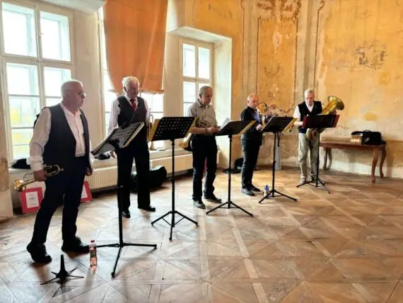 406f6450-ca09-4955-951a-16a627ccde72