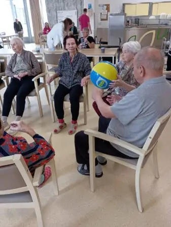 7e256b49-4614-4c88-9c44-239e9976e780