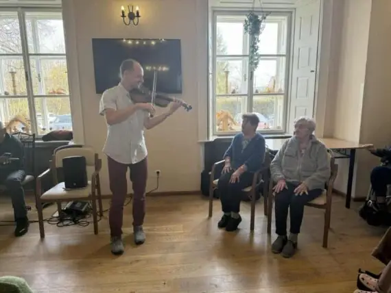 aaf1f1fe-1cc0-4b20-9b29-87bde906930a