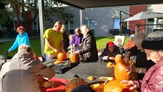 d8769ab4-afef-4af2-a48f-dd50a15c7c8e (1)