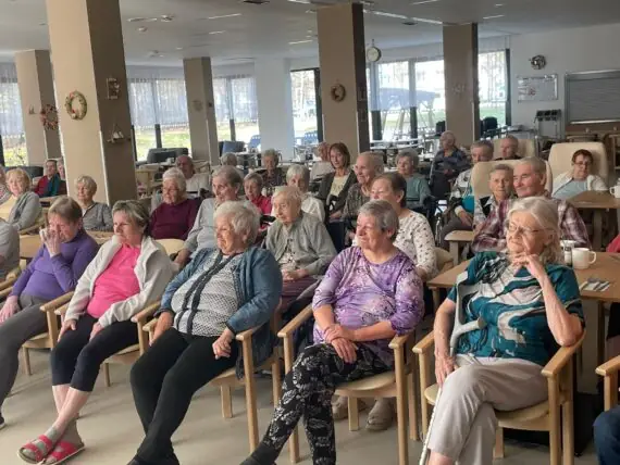 motion_photo_6888021227752342639