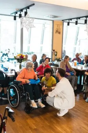 8aaa42aa-ca35-41ee-bba1-f91299888645